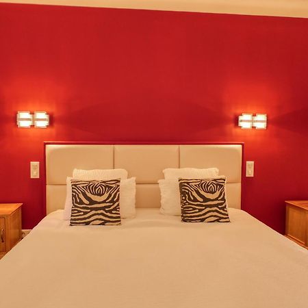 Le Hameau Fleur De Pierres , Chambre , Gite Et Table D'Hotes Murs  Exteriér fotografie