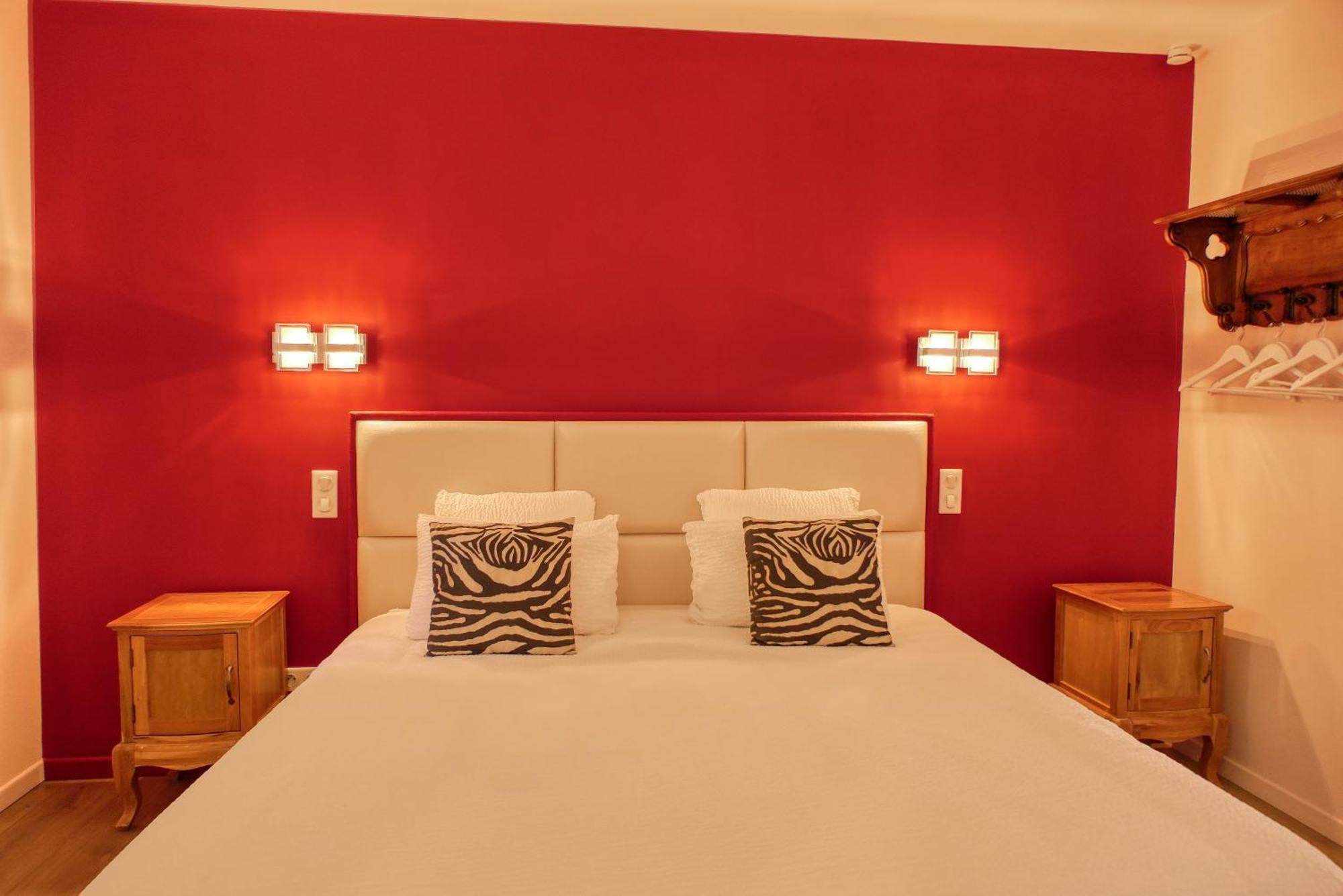 Le Hameau Fleur De Pierres , Chambre , Gite Et Table D'Hotes Murs  Exteriér fotografie