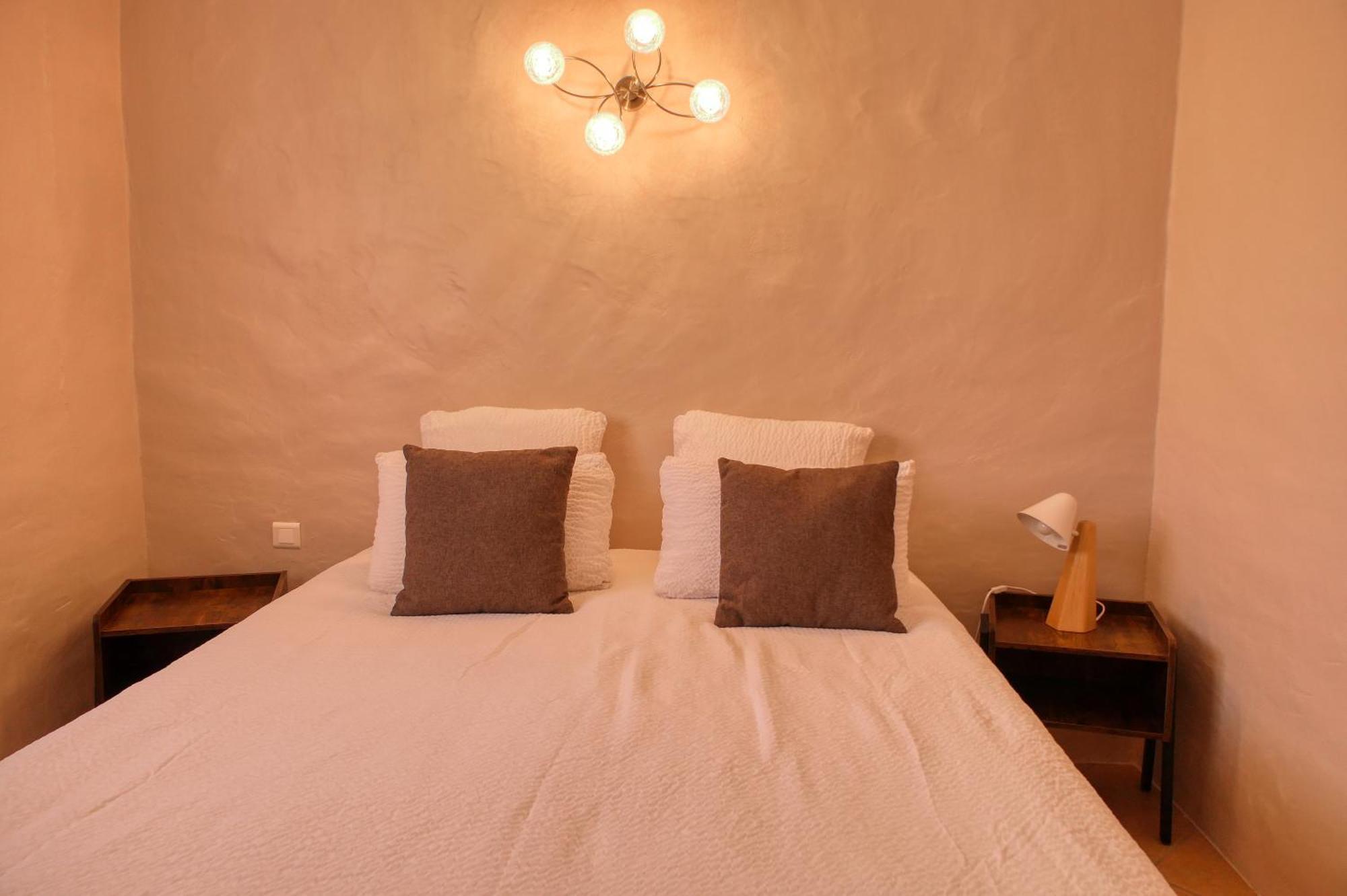 Le Hameau Fleur De Pierres , Chambre , Gite Et Table D'Hotes Murs  Exteriér fotografie