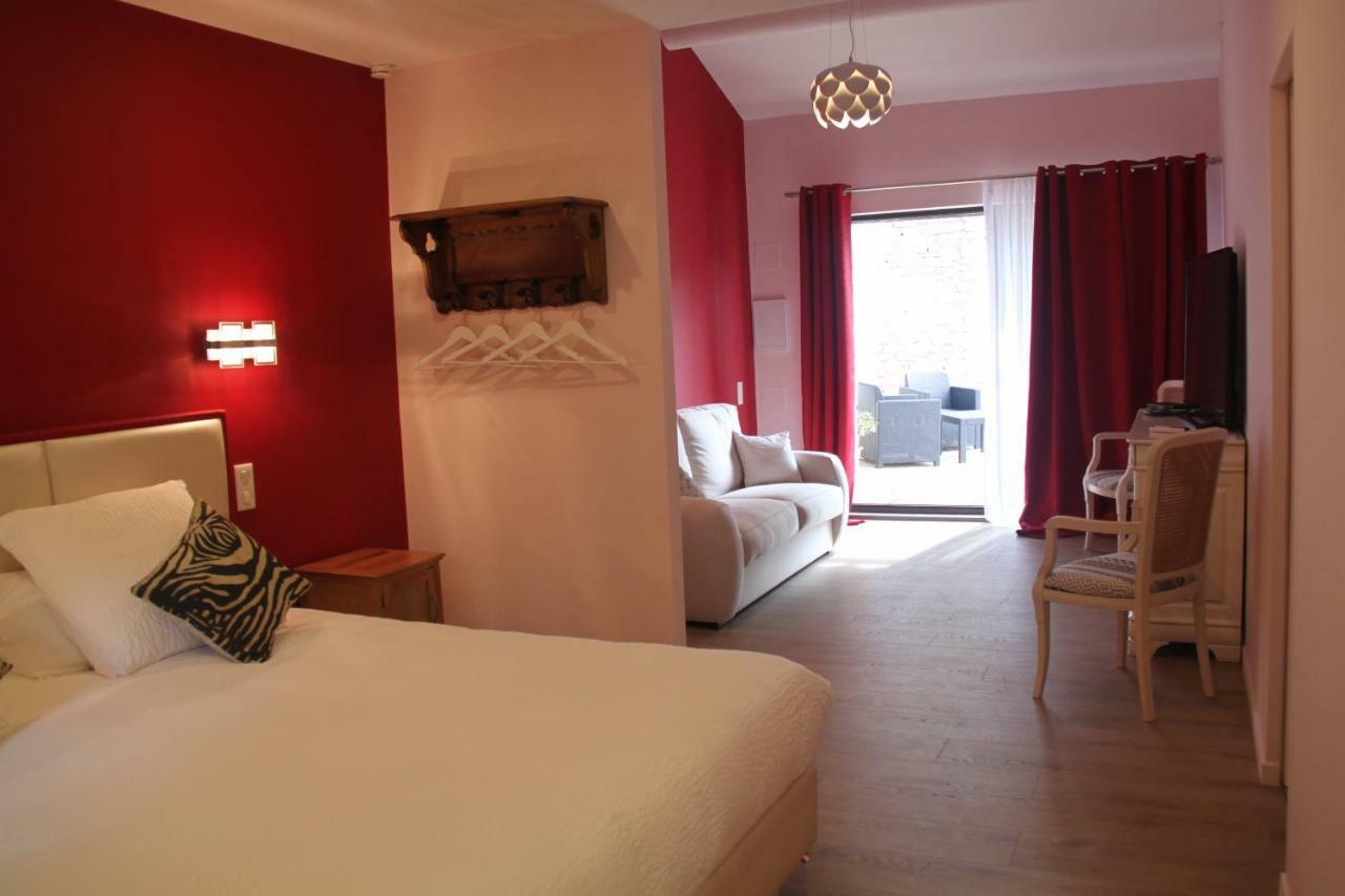 Le Hameau Fleur De Pierres , Chambre , Gite Et Table D'Hotes Murs  Exteriér fotografie