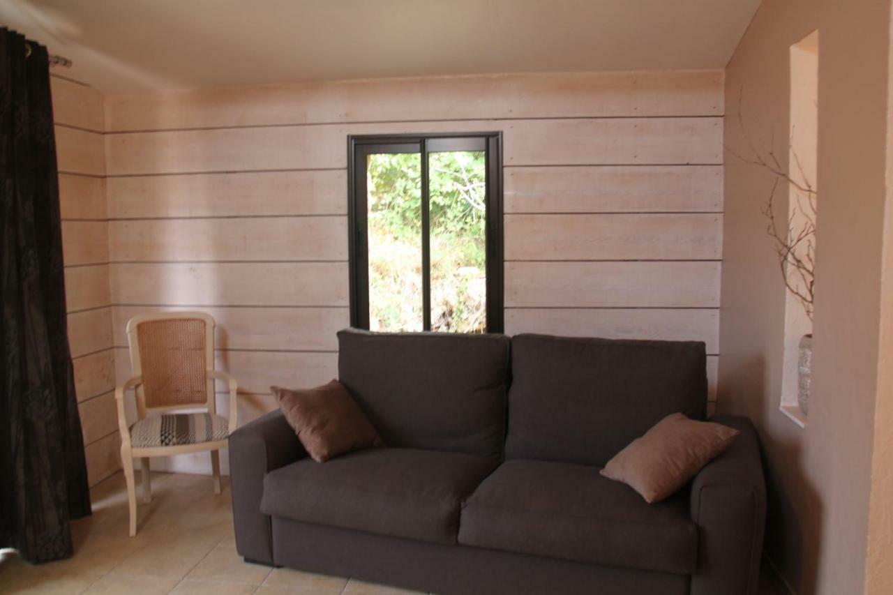 Le Hameau Fleur De Pierres , Chambre , Gite Et Table D'Hotes Murs  Exteriér fotografie