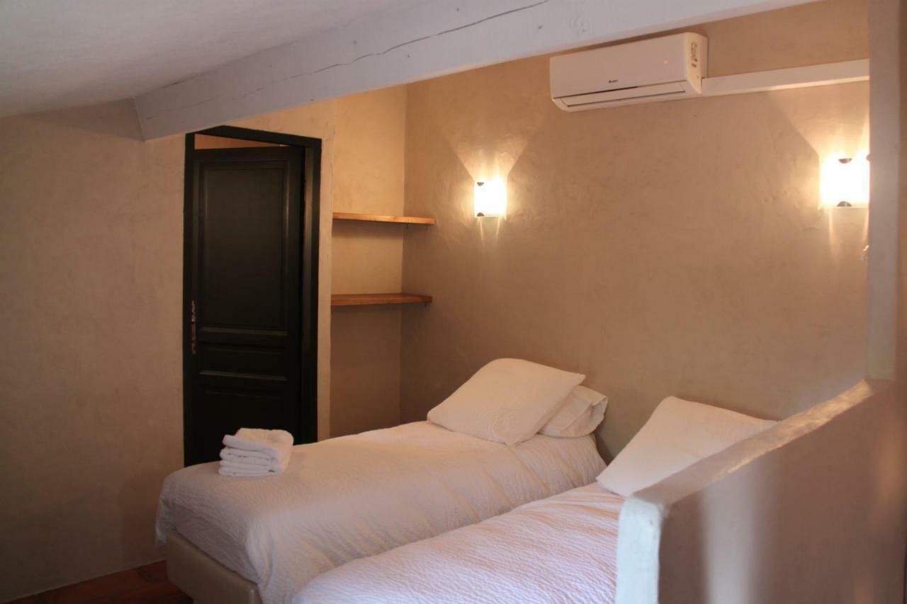 Le Hameau Fleur De Pierres , Chambre , Gite Et Table D'Hotes Murs  Exteriér fotografie